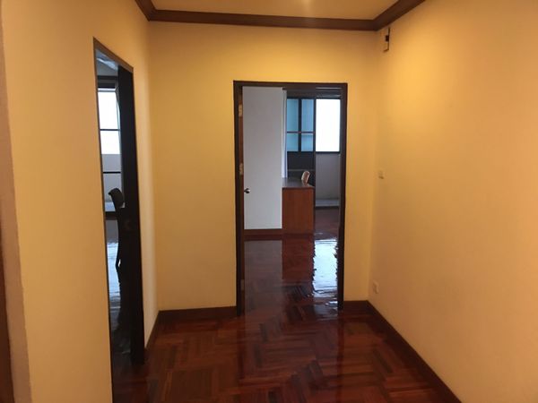 Picture of 3 bed Condo in Sriratana Mansion 2 Khlong Toei Nuea Sub District C10881