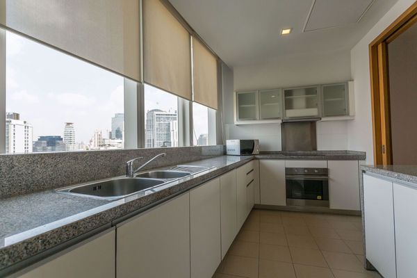 รูปภาพ 3 bed Condo in Millennium Residence Khlongtoei Sub District C10893