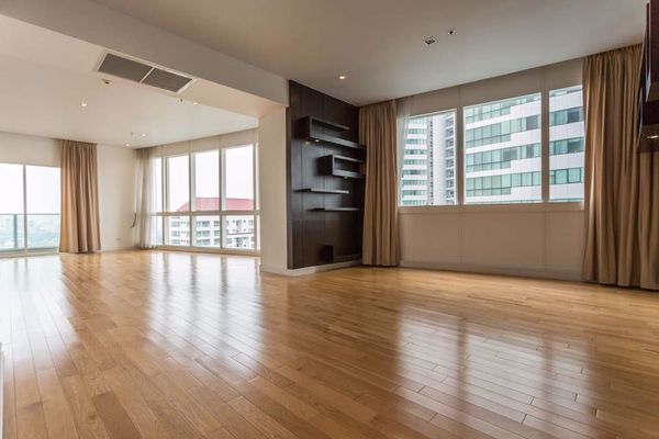 Picture of 3 bed Condo in Millennium Residence Khlongtoei Sub District C10968