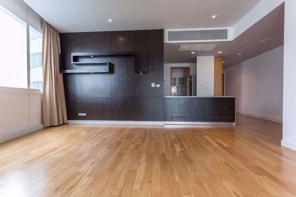 Picture of 3 bed Condo in Millennium Residence Khlongtoei Sub District C10968