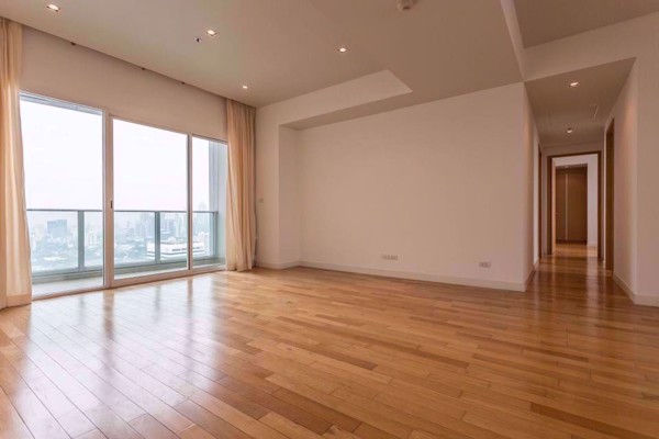 Picture of 3 bed Condo in Millennium Residence Khlongtoei Sub District C10994