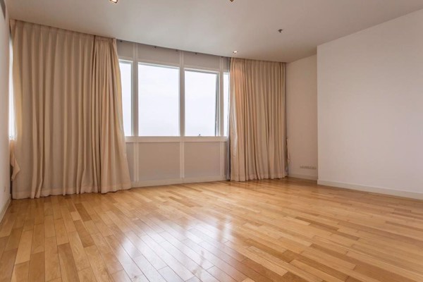 Picture of 3 bed Condo in Millennium Residence Khlongtoei Sub District C10994