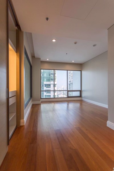 Picture of 3 bed Duplex in Bright Sukhumvit 24 Khlongtan Sub District D11013