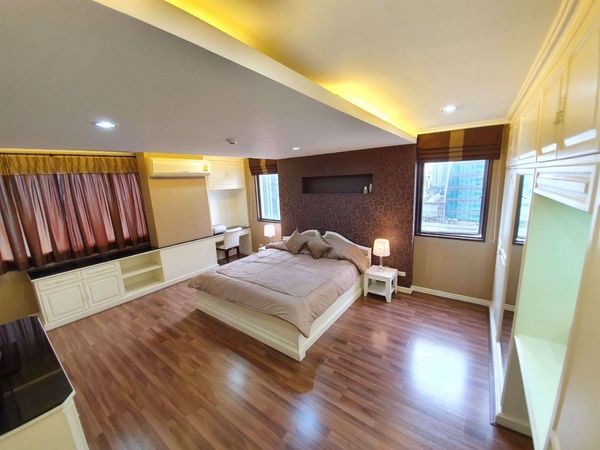 Picture of 2 bed Condo in Le Premier 1 Khlong Toei Nuea Sub District C11048