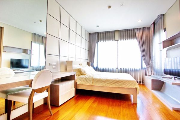 รูปภาพ 3 bed Duplex in Bright Sukhumvit 24 Khlongtan Sub District D11016