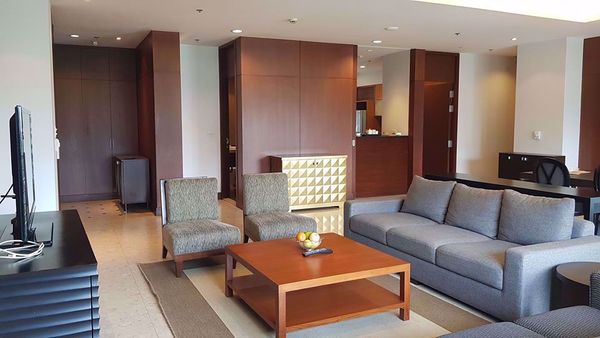 รูปภาพ 3 bed Condo in Royal Residence Park Lumphini Sub District C11111