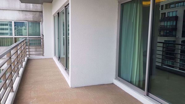 รูปภาพ 3 bed Condo in Royal Residence Park Lumphini Sub District C11111