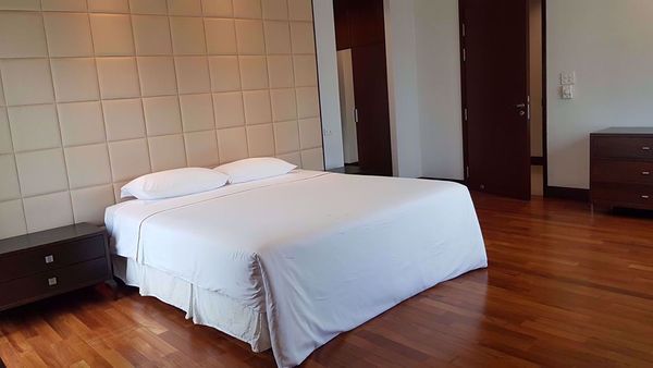 รูปภาพ 3 bed Condo in Royal Residence Park Lumphini Sub District C11111