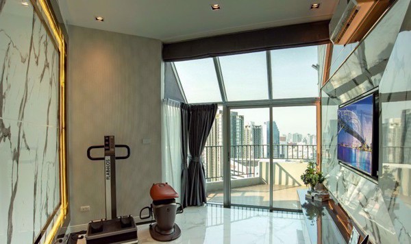 รูปภาพ 2 bed Penthouse in Belle Grand Rama 9 Huai Khwang Sub District P11062