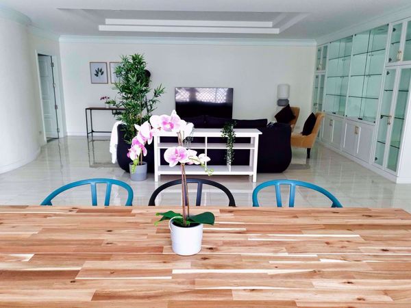 Picture of 2 bed Condo in Le Premier 1 Khlong Toei Nuea Sub District C11185