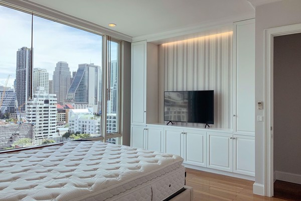 รูปภาพ 3 ห้องนอน คอนโด ในโครงการ Royce Private Residences เขตวัฒนา แขวงคลองตันเหนือ C11243