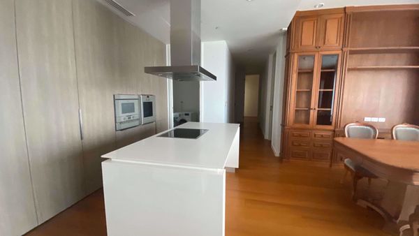 Picture of 3 bed Condo in 185 Rajadamri Lumphini Sub District C11306