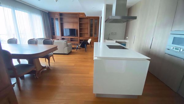 Picture of 3 bed Condo in 185 Rajadamri Lumphini Sub District C11306