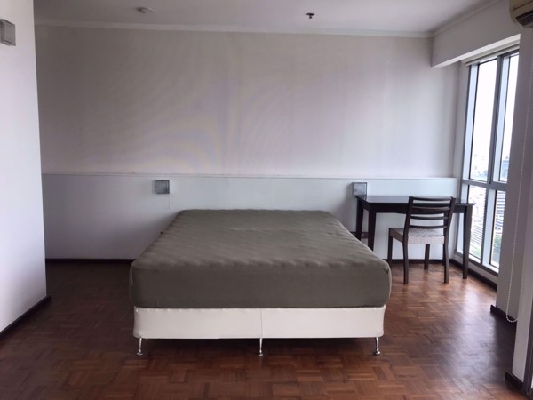 รูปภาพ 1 bed Condo in Silom Suite Silom Sub District C10113