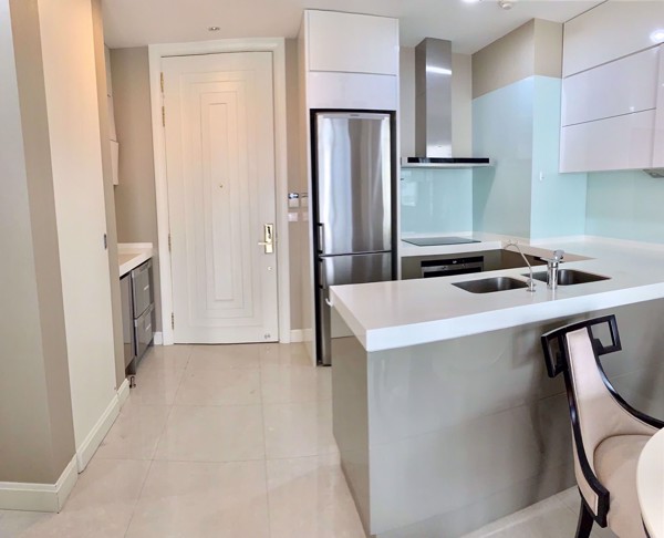 รูปภาพ 2 bed Condo in Q Langsuan Lumphini Sub District C11342