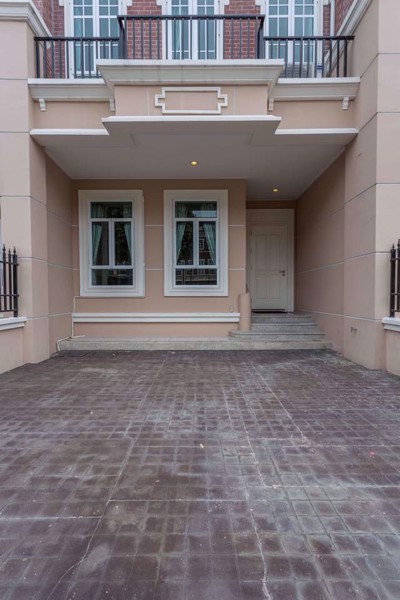 Picture of 3 bed House in Garden Square  Phrakhanongnuea Sub District H10922