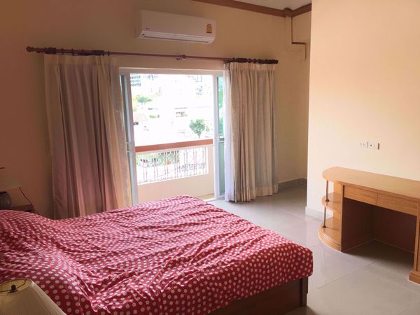 Picture of 2 bed Condo in El Patio Khlong Toei Nuea Sub District C11369