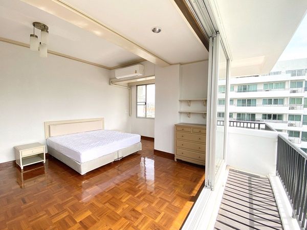 Picture of 3 bed Condo in KC Court Apartment Khlong Tan Nuea Sub District C11371