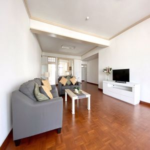 รูปภาพ 3 bed Condo in KC Court Apartment Khlong Tan Nuea Sub District C11373