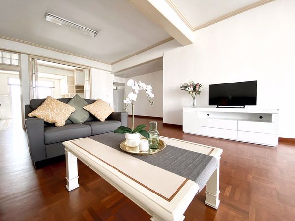 รูปภาพ 3 bed Condo in KC Court Apartment Khlong Tan Nuea Sub District C11373