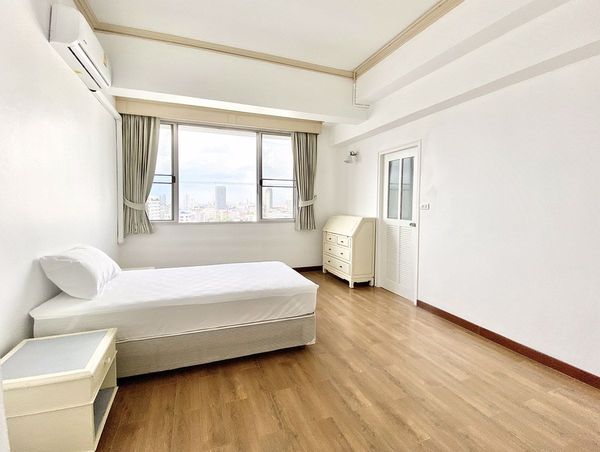 รูปภาพ 3 bed Condo in KC Court Apartment Khlong Tan Nuea Sub District C11373