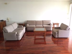 รูปภาพ 3 bed Condo in Wewon Mansion Khlong Tan Nuea Sub District C11380