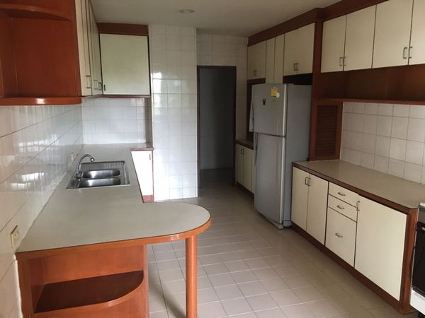 รูปภาพ 3 bed Condo in Wewon Mansion Khlong Tan Nuea Sub District C11380