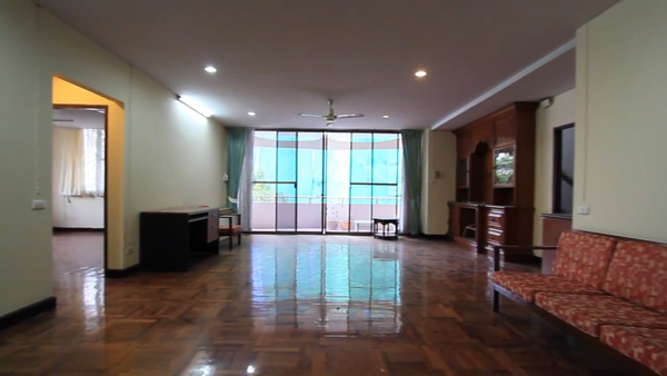 รูปภาพ 3 ห้องนอน Condo ในโครงการ Rishi Court Khlong Toei Nuea Sub District C11386