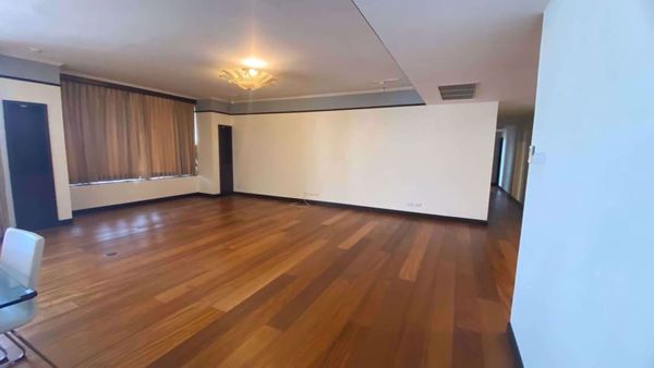 รูปภาพ 3 bed Condo in All Season Mansion Lumphini Sub District C11416