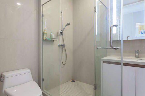 รูปภาพ 2 bed Condo in Q Langsuan Lumphini Sub District C11421