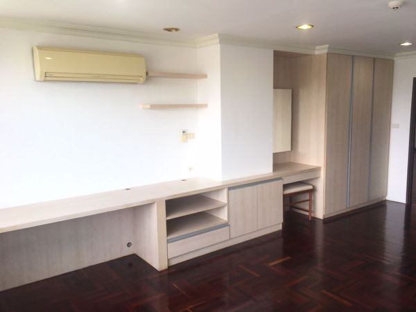 รูปภาพ 3 ห้องนอน Condo ในโครงการ Sethiwan Palace Sukhumvit 4 Khlongtan Sub District C11486