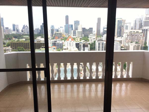 รูปภาพ 3 ห้องนอน Condo ในโครงการ Sethiwan Palace Sukhumvit 4 Khlongtan Sub District C11486