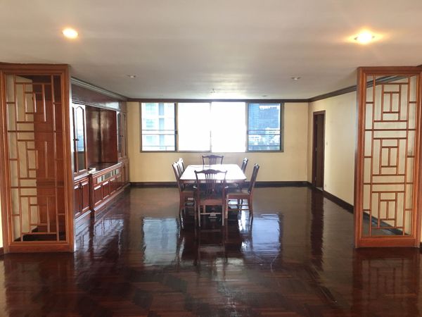 รูปภาพ 3 ห้องนอน Condo ในโครงการ Sobna Court Sukhumvit 59 Khlong Tan Nuea Sub District C11490