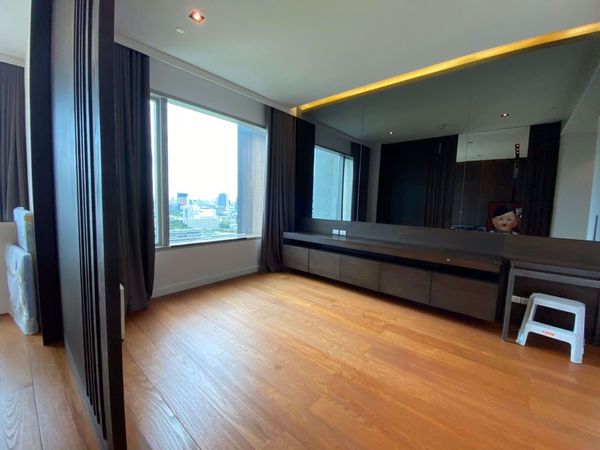 Picture of 2 bed Condo in 185 Rajadamri Lumphini Sub District C11493