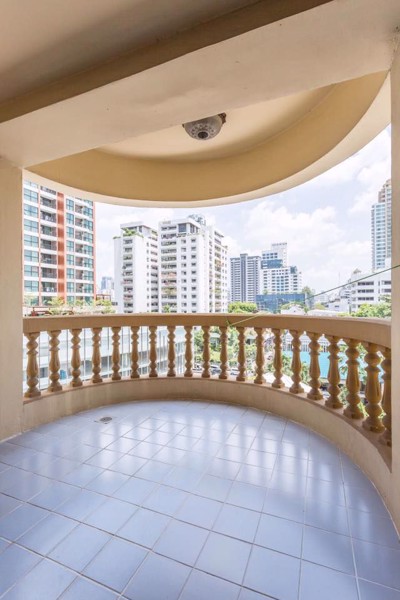 Picture of 4 bed Condo in Royal Castle Khlong Tan Nuea Sub District C11506