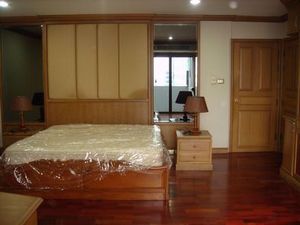 รูปภาพ 4 bed Condo in Arunroj Tower Khlongtoei Sub District C11529