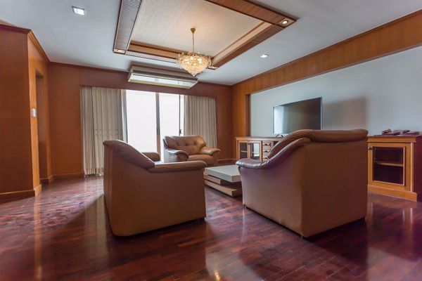 รูปภาพ 3 bed Condo in DS Tower 1 Sukhumvit 33 Khlong Tan Nuea Sub District C11566