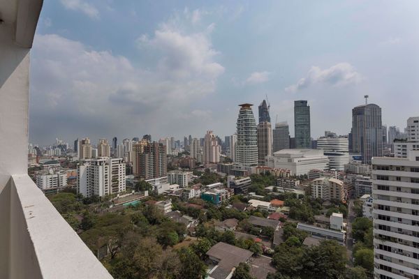 รูปภาพ 3 bed Condo in DS Tower 1 Sukhumvit 33 Khlong Tan Nuea Sub District C11566