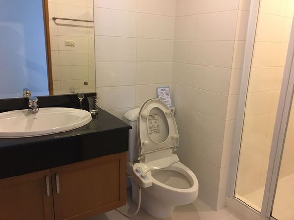 Picture of 2 bed Condo in Queen's Park View Khlongtan Sub District C11589