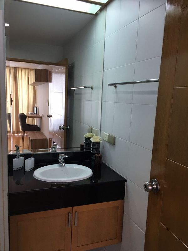 รูปภาพ 3 bed Condo in Queen's Park View Khlongtan Sub District C11590