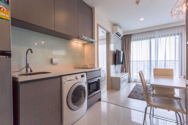 รูปภาพ 1 bed Condo in Rhythm Sukhumvit 36-38 Phra Khanong Sub District C004108