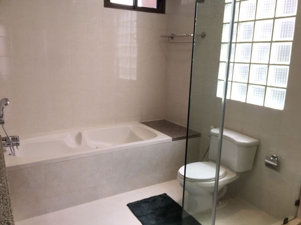 Picture of 3 bed Condo in Baan Pakapan Khlongtan Sub District C11596