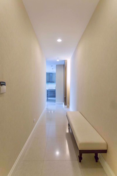 รูปภาพ 2 bed Condo in Q Langsuan Lumphini Sub District C11640