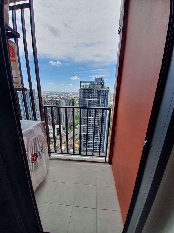 Picture of 1 bed Condo in The Base Garden Rama 9 Huamak Sub District C11646