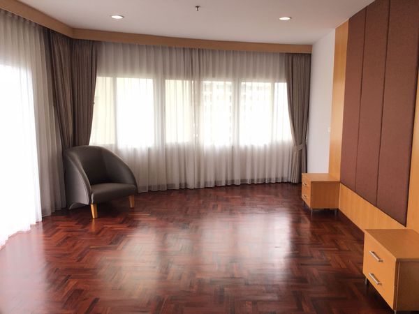 Picture of 3 bed Condo in The Grand Sethiwan Sukhumvit 24 Khlongtan Sub District C11662