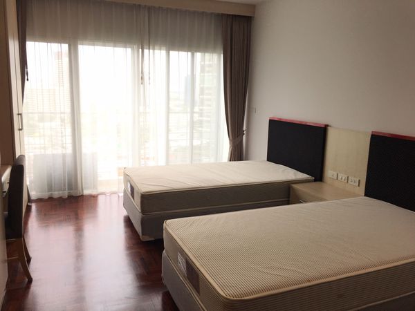 Picture of 3 bed Condo in The Grand Sethiwan Sukhumvit 24 Khlongtan Sub District C11662