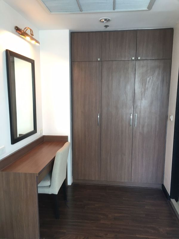 รูปภาพ 4 bed Condo in Charoenjai Place Khlong Tan Nuea Sub District C11756