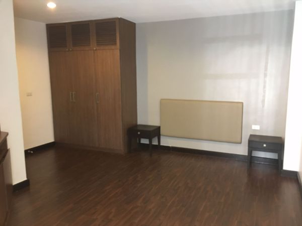 รูปภาพ 4 bed Condo in Charoenjai Place Khlong Tan Nuea Sub District C11756