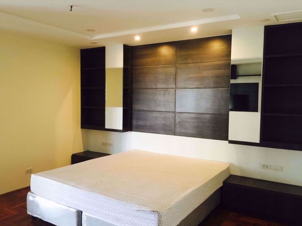 รูปภาพ 3 bed Condo in Fifty Fifth Tower Khlong Tan Nuea Sub District C11905