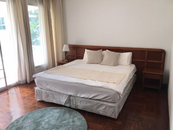 รูปภาพ 3 bed Condo in Ma Peng Seng Apartment Khlong Toei Nuea Sub District C11911